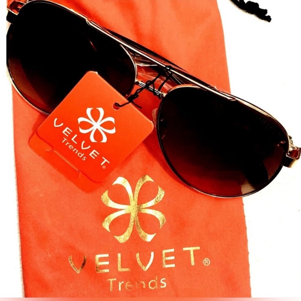 Velvet Trends NWT  Bonnie Aviators